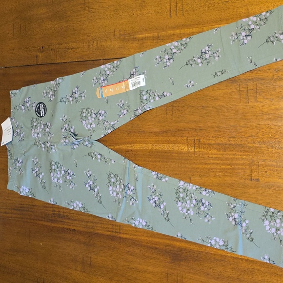Charming Floral Kids Leggings in Sage Green - Picture 1 of 10